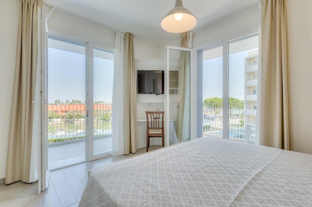 Apartaments Suites Ambassador Caorle Exterior foto