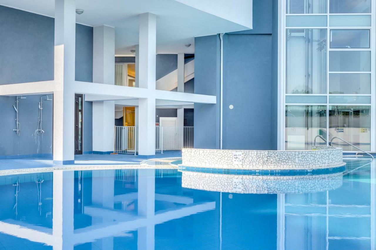 Apartaments Suites Ambassador Caorle Exterior foto